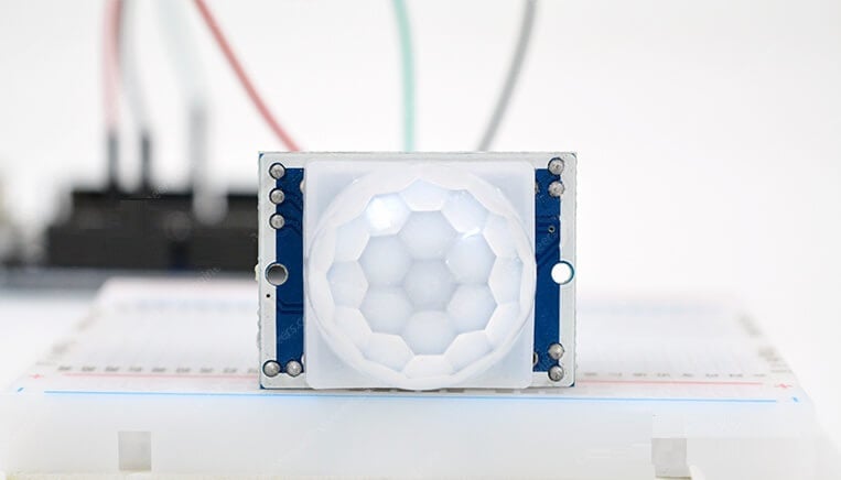 Arduino ile PIR Hareket Sensörü HC-SR501 Kullanımı | Robocombo