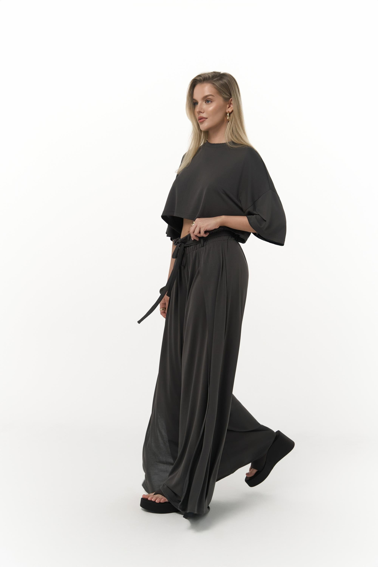 Nell Antrasit Crop T-Shirt Pantolon Takım