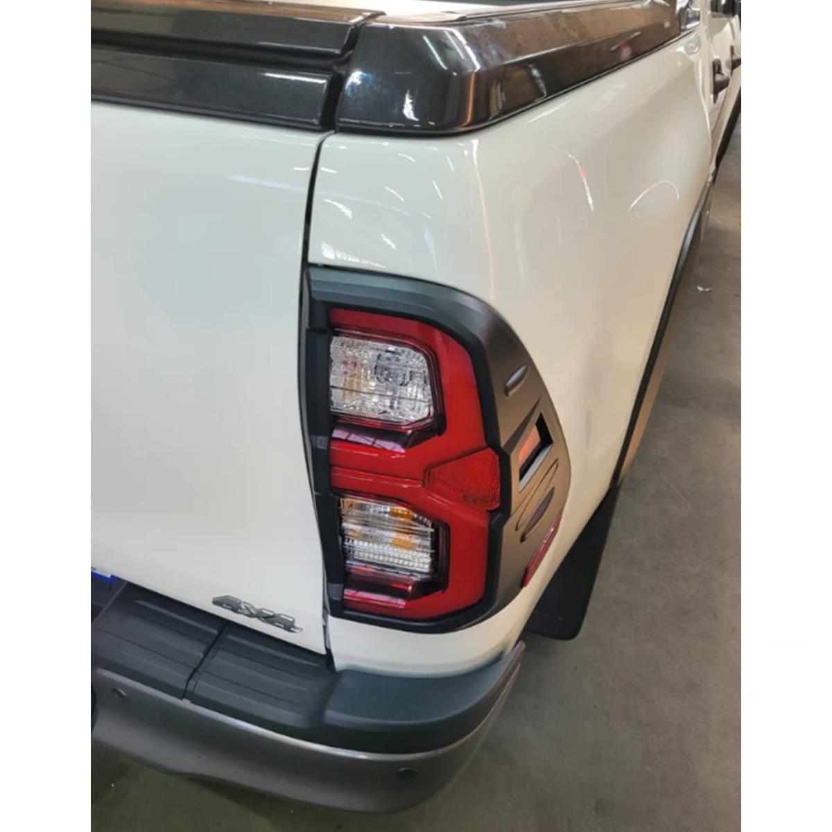 Toyota Hilux Stop Çerçevesi Siyah 2021 2022