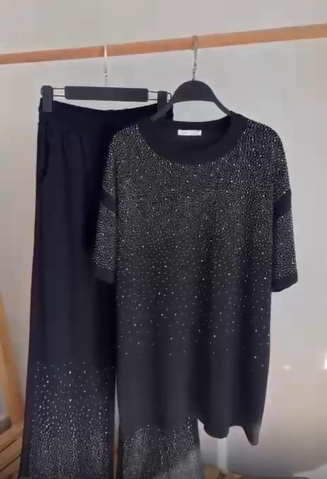Modal Kumaş Taş Detaylı T-shirt ve Rahat Pantolon İkili Takım Siyah