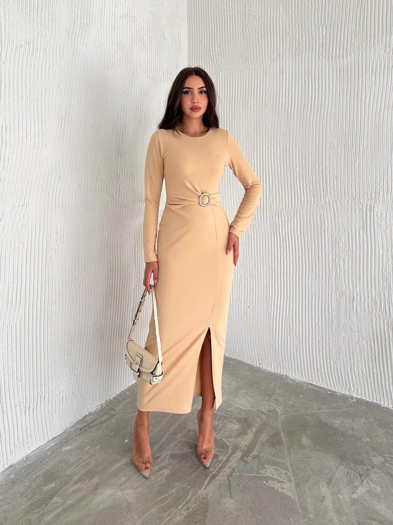 Örme Crep Kumaş Gold Aksesuar Detaylı Sarı Midi Boy Elbise