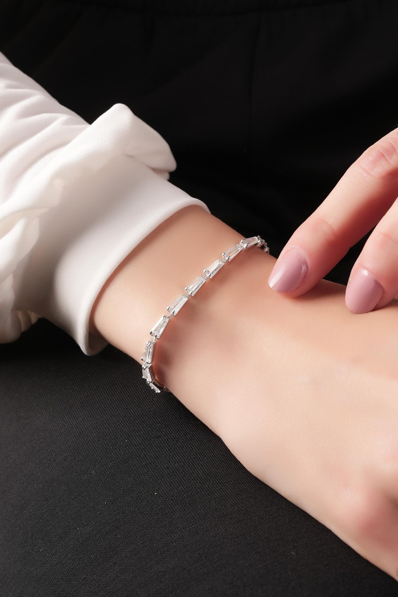 Premium İnce Baget Taş Bileklik 70850
