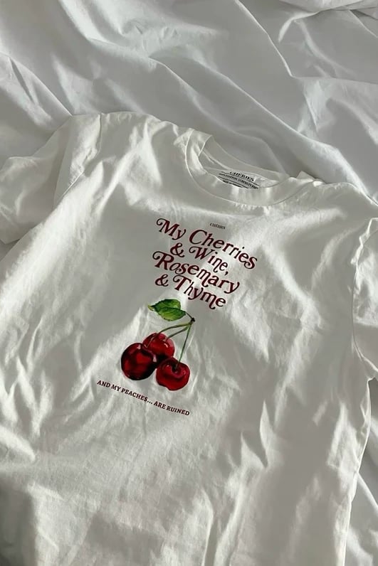 Beyaz Unisex My Cherries & Wine, Rosemary & Thyme T-Shirt