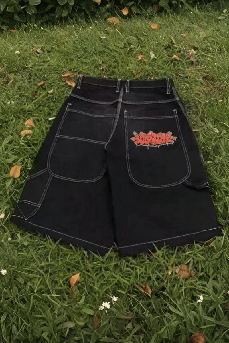 Siyah Vintage Grafiti Detaylı Mektup Nakış Baggy Şort