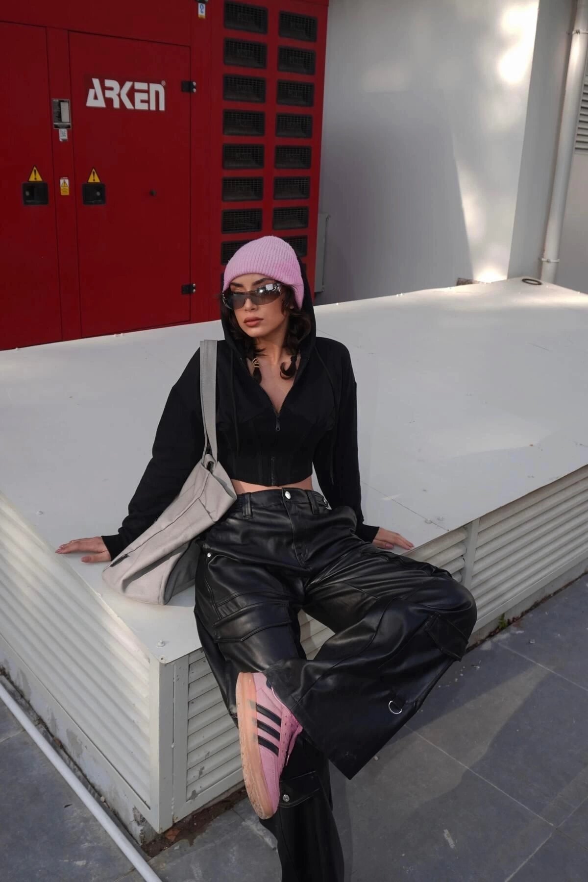 Yeni Siyah Şeritli Crop Top Fermuarlı Kapüşonlu Sweatshirt