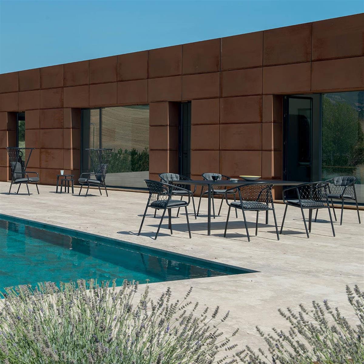 Emu Nef Black Kollu Sandalye