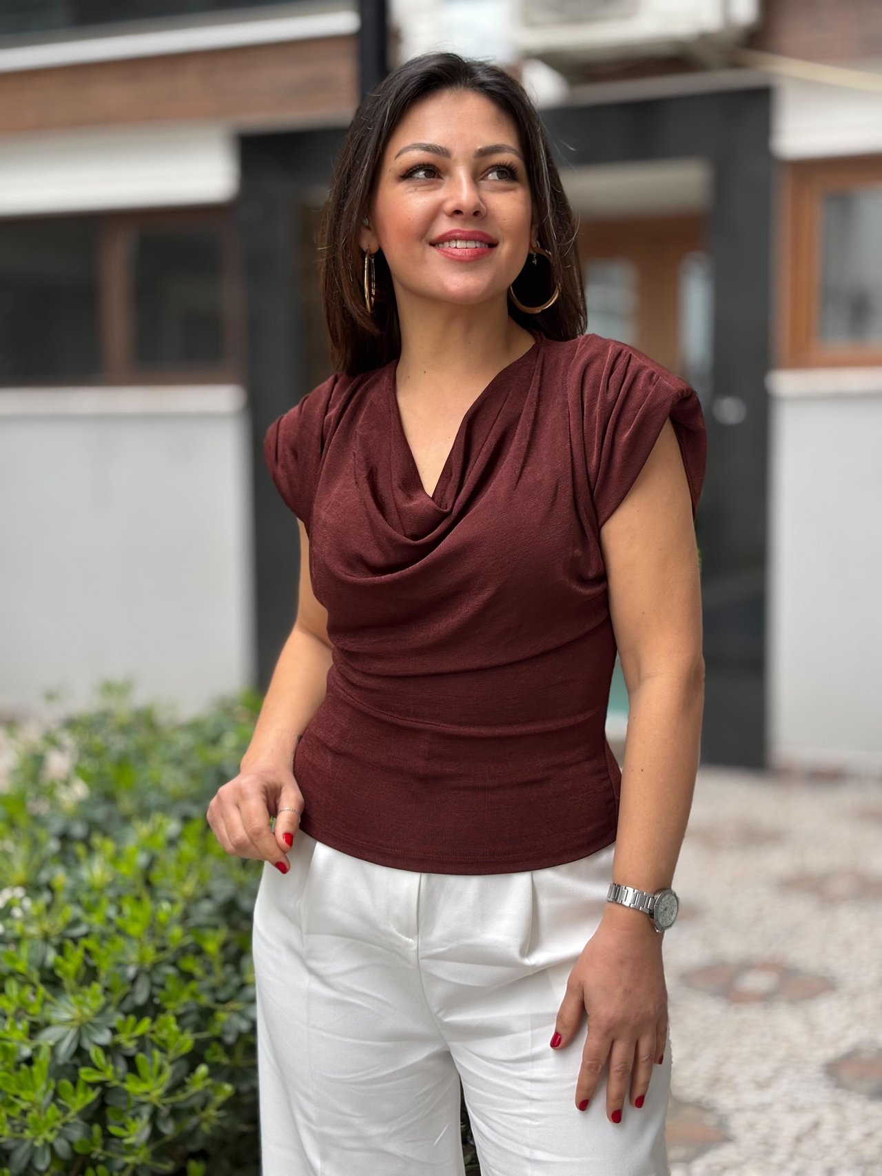 Kahve Omuz Vatkalı Degaje Yaka Bluz