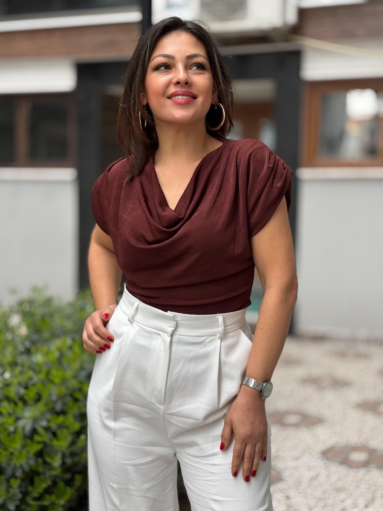 Kahve Omuz Vatkalı Degaje Yaka Bluz
