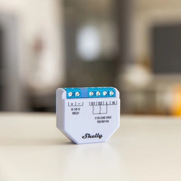 Shelly Plus 0-10V Dimmer LED aydınlatma kontrol modülü ön görünüm