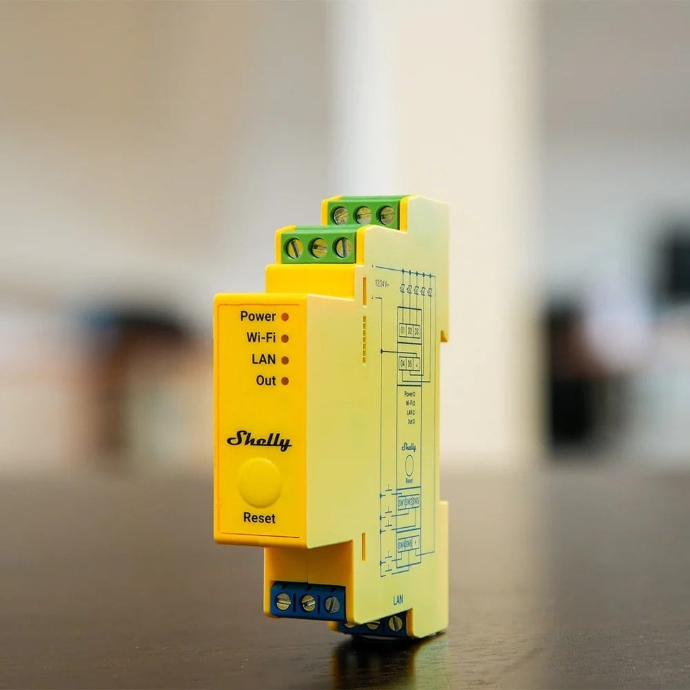 Shelly Pro RGBWW PM akıllı RGBWW aydınlatma kontrol modülü masa üstü görünüm