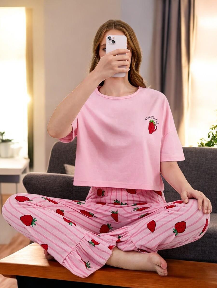 Çilek Baskılı Pamuklu Tshirt Şort Pijama Takım