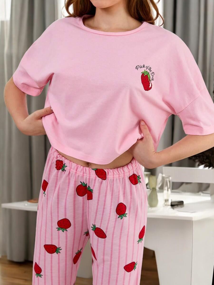 Çilek Baskılı Pamuklu Tshirt Şort Pijama Takım