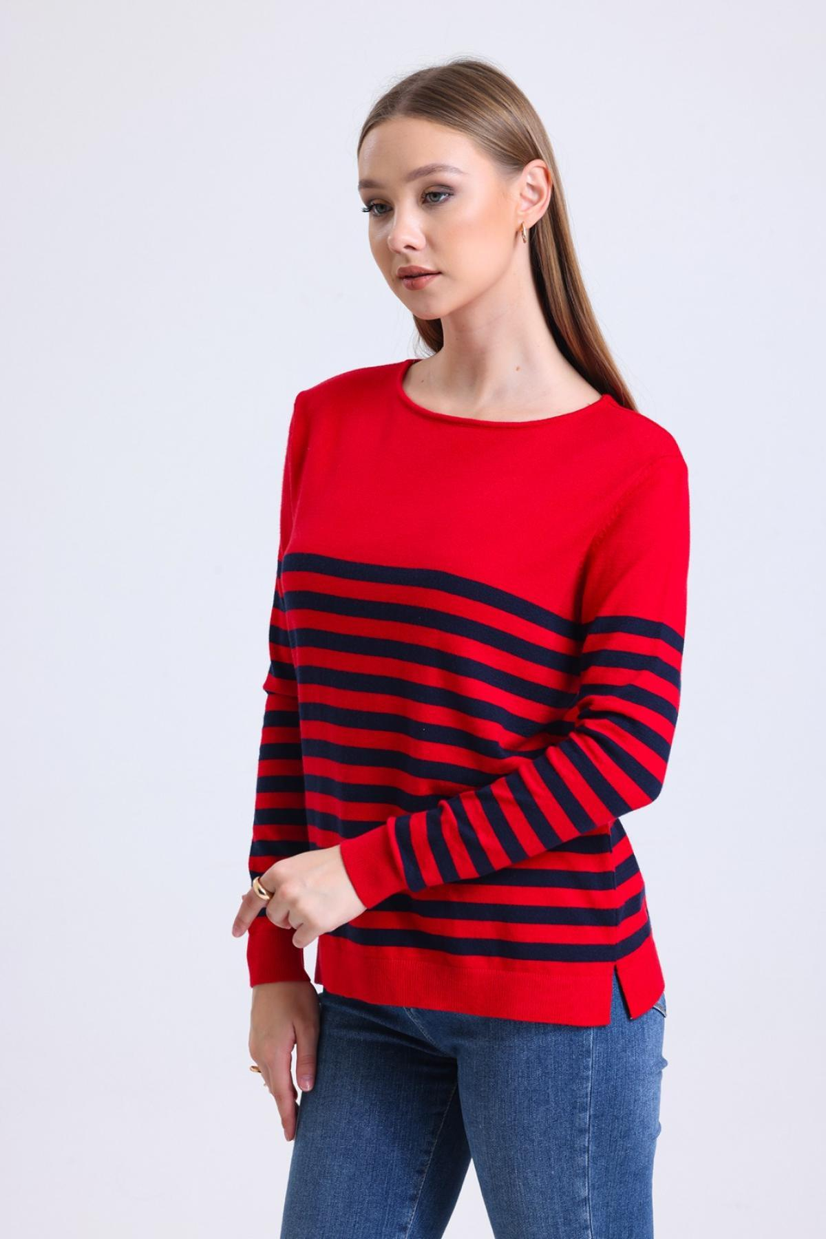 Wholesale Women Red Striped Scoop Neck Knit Blouse 717103