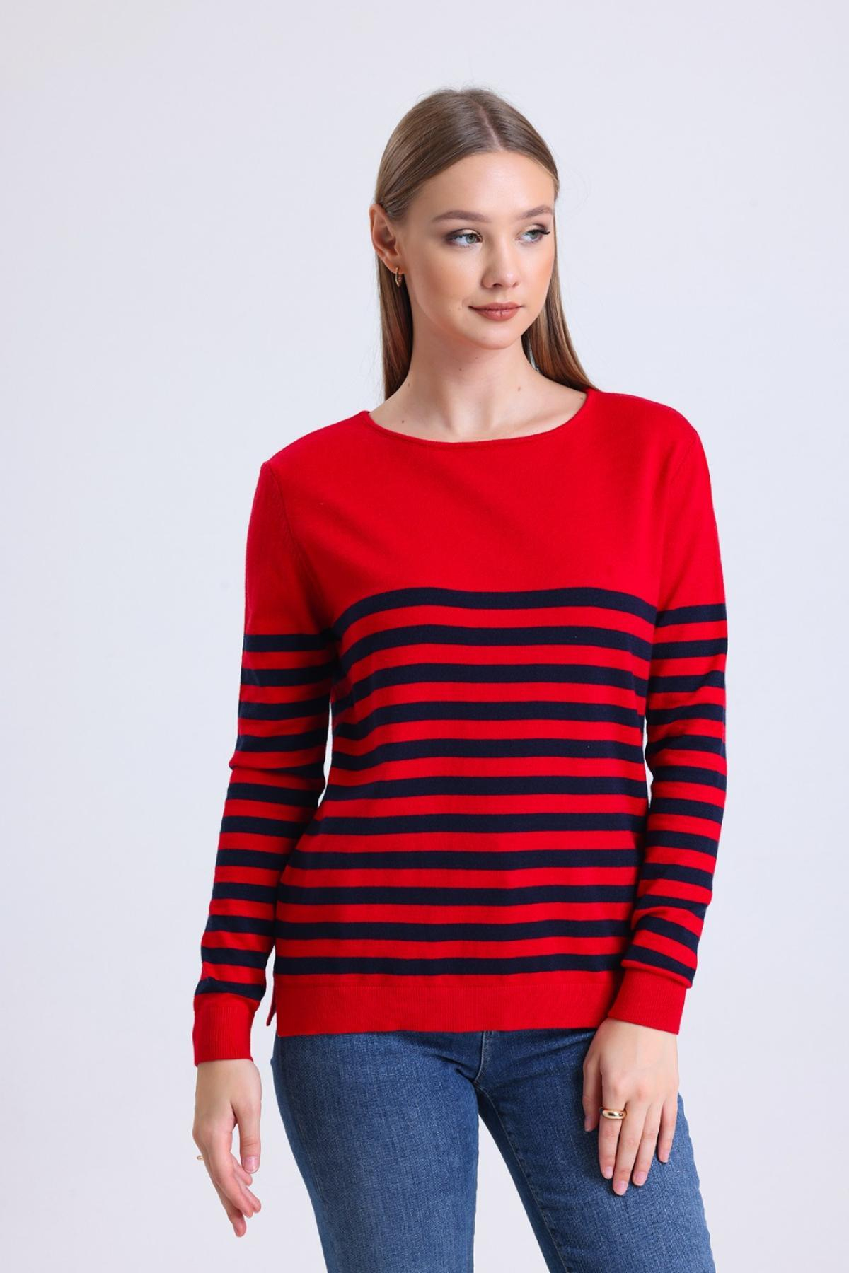 Wholesale Women Red Striped Scoop Neck Knit Blouse 717103