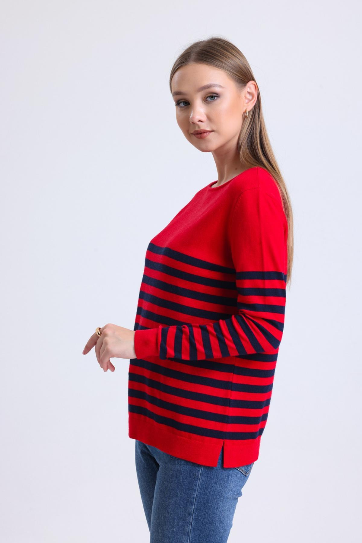 Wholesale Women Red Striped Scoop Neck Knit Blouse 717103