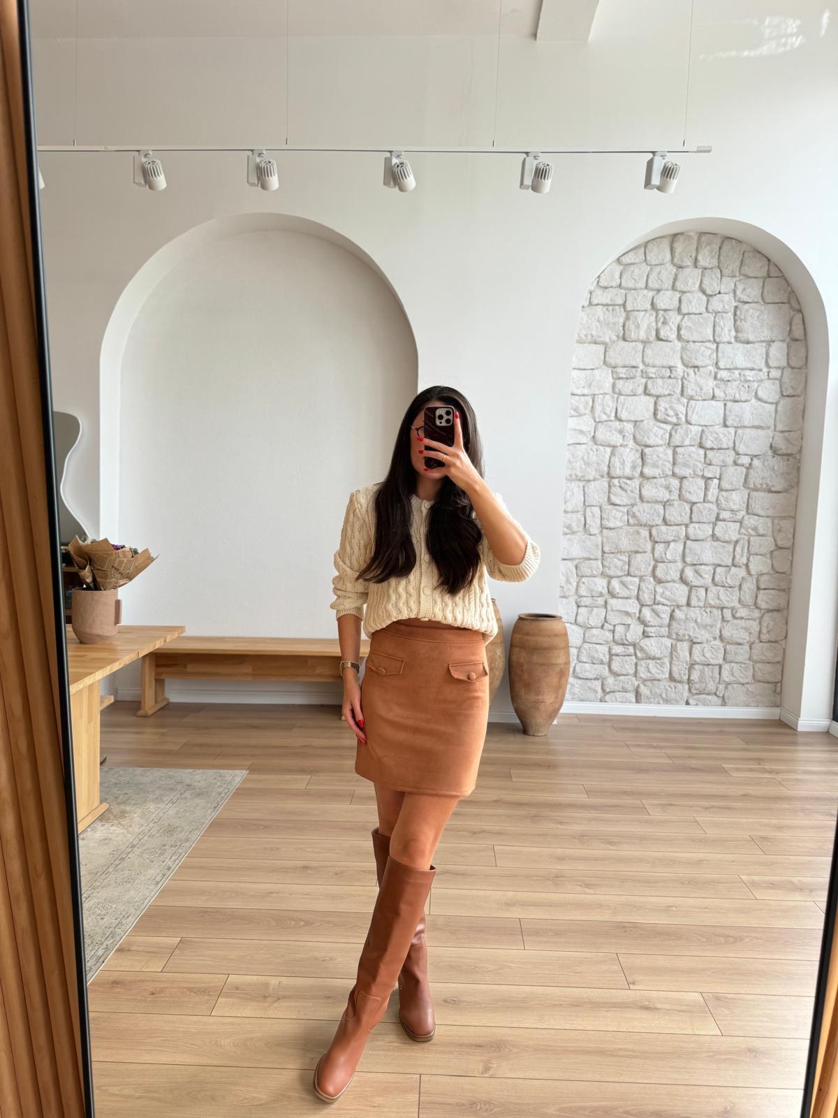 Düğme Detaylı Süet Taba Etek