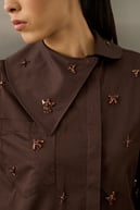 Taşlı Düğmeli Yaka Detaylı Pamuklu Gömlek KAHVERENGİ