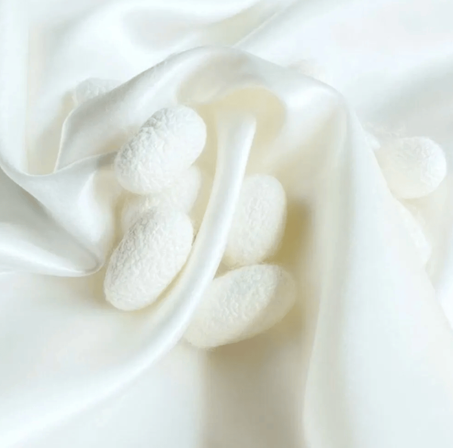 Neden %100 İpek Eşarp? Avantajlar ve Şıklık