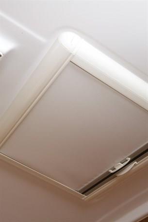 Surface sky screen stor perde