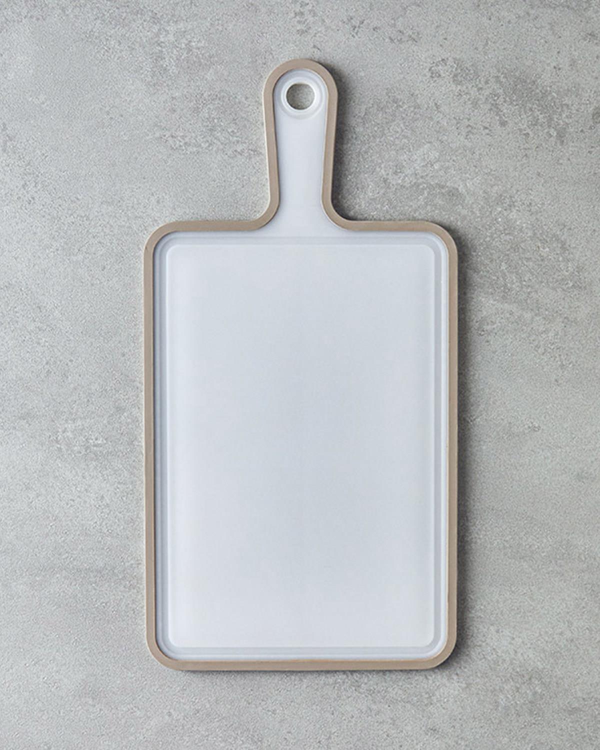 Basic Plastik Kaydırmaz Kesme Tahtası Bej