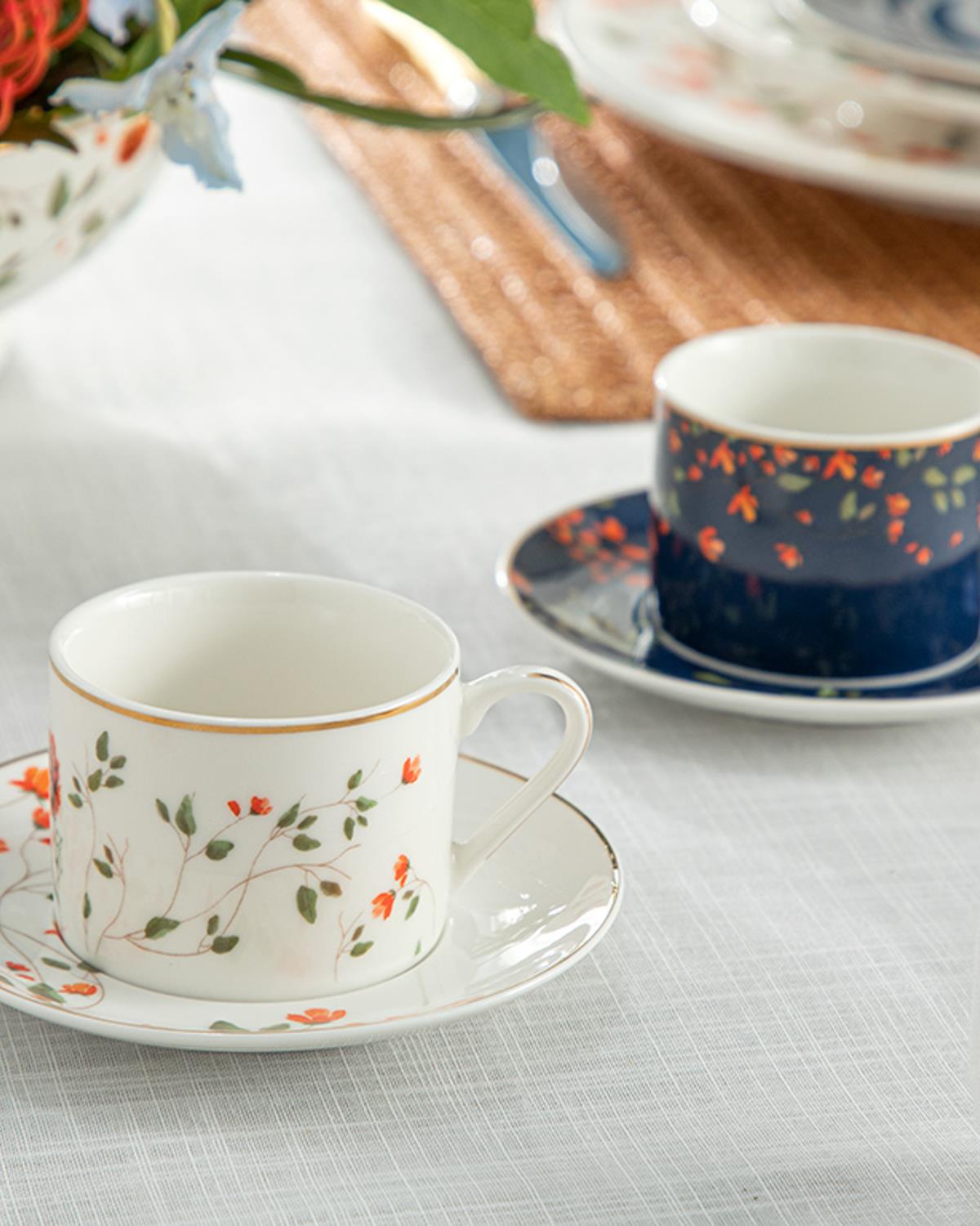 Belleza New Bone China 4 Parça 2 Kişilik Çay Fincanı Takımı Lacivert-Beyaz