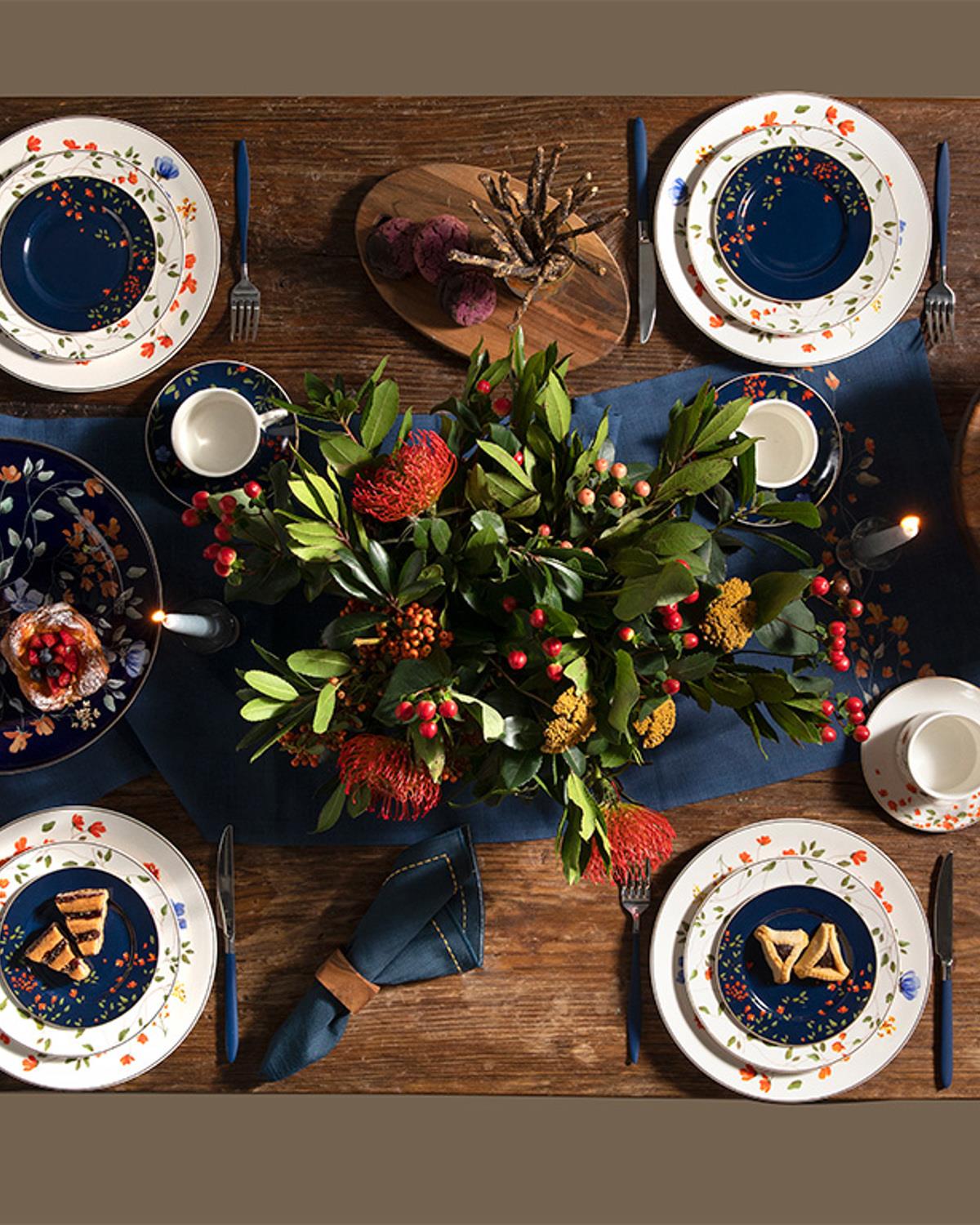 Belleza New Bone China 4 Parça 2 Kişilik Kahve Fincan Takımı Lacivert-Beyaz