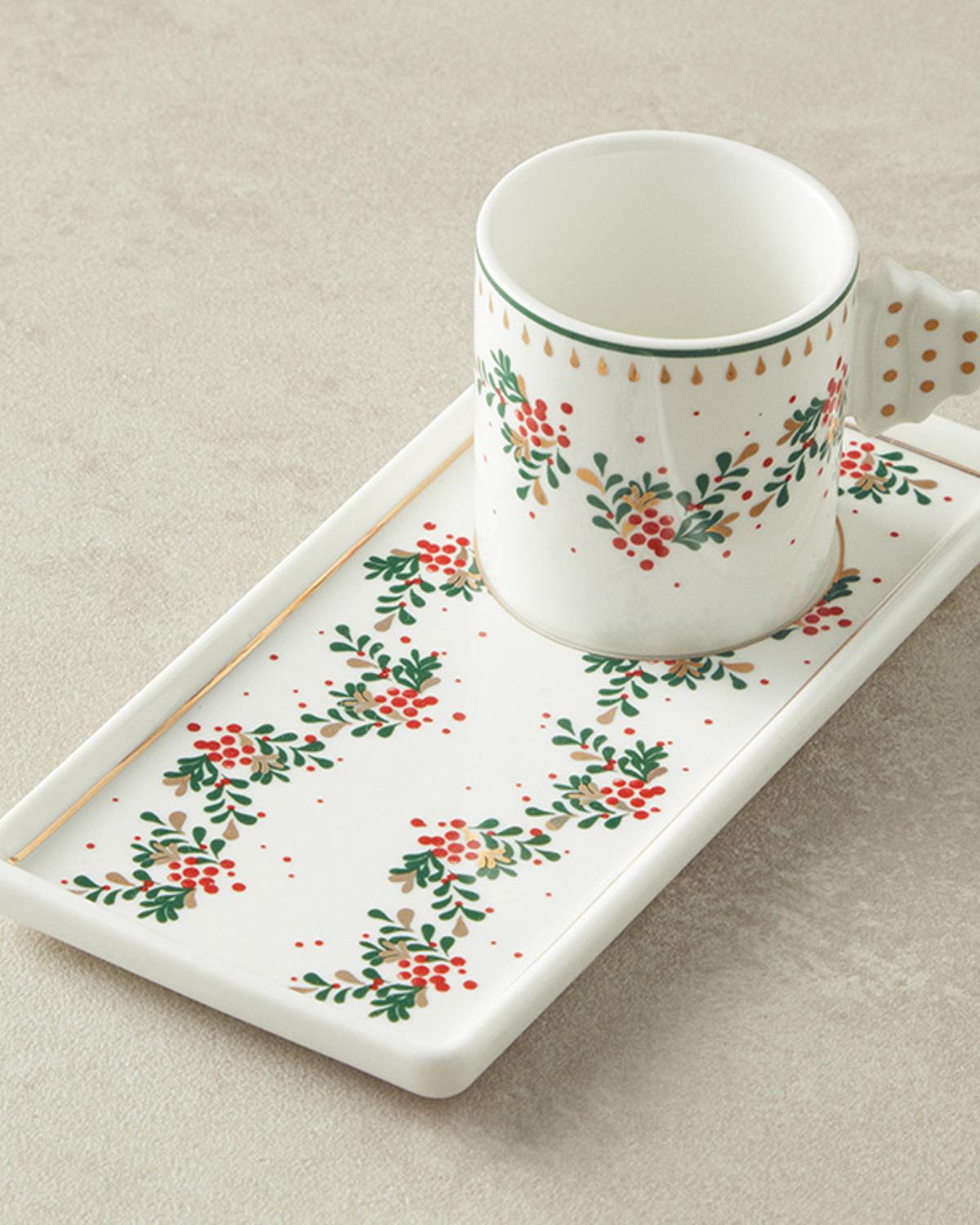 Christmas Tree New Bone China Tepsili Kahve Fincan Takımı Yeşil – Kırmızı