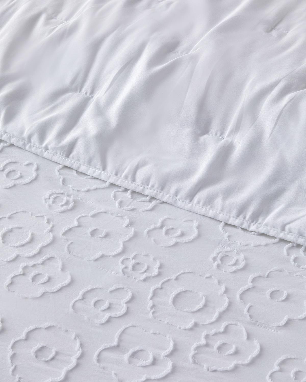 Dainty Bloom Kesmeli Çift Kişilik Yatak Örtüsü Takımı 200x220 cm Beyaz