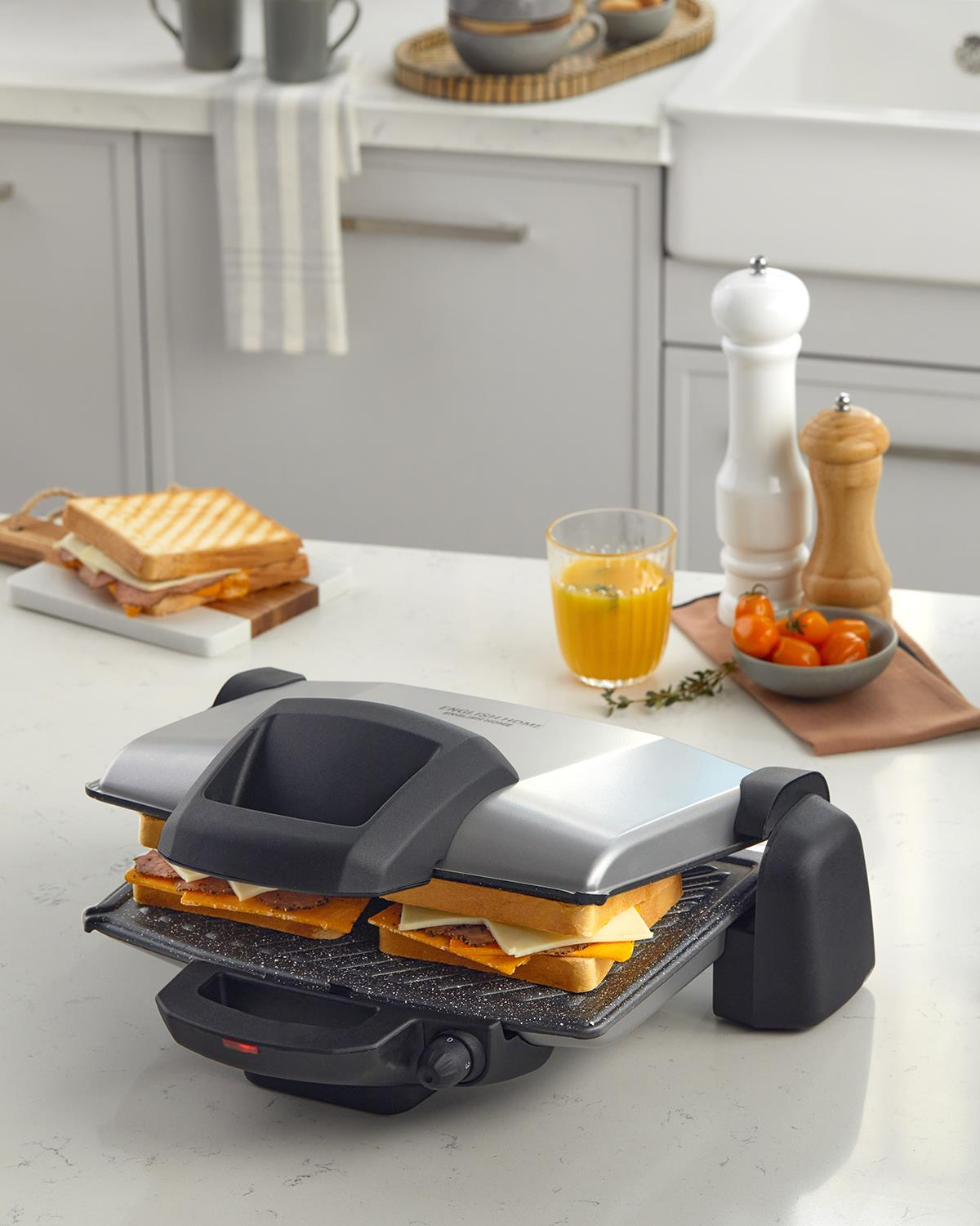 English Home TMK 5010 Çıkarılabilir Plakalı Tost Makinesi Siyah-Krom