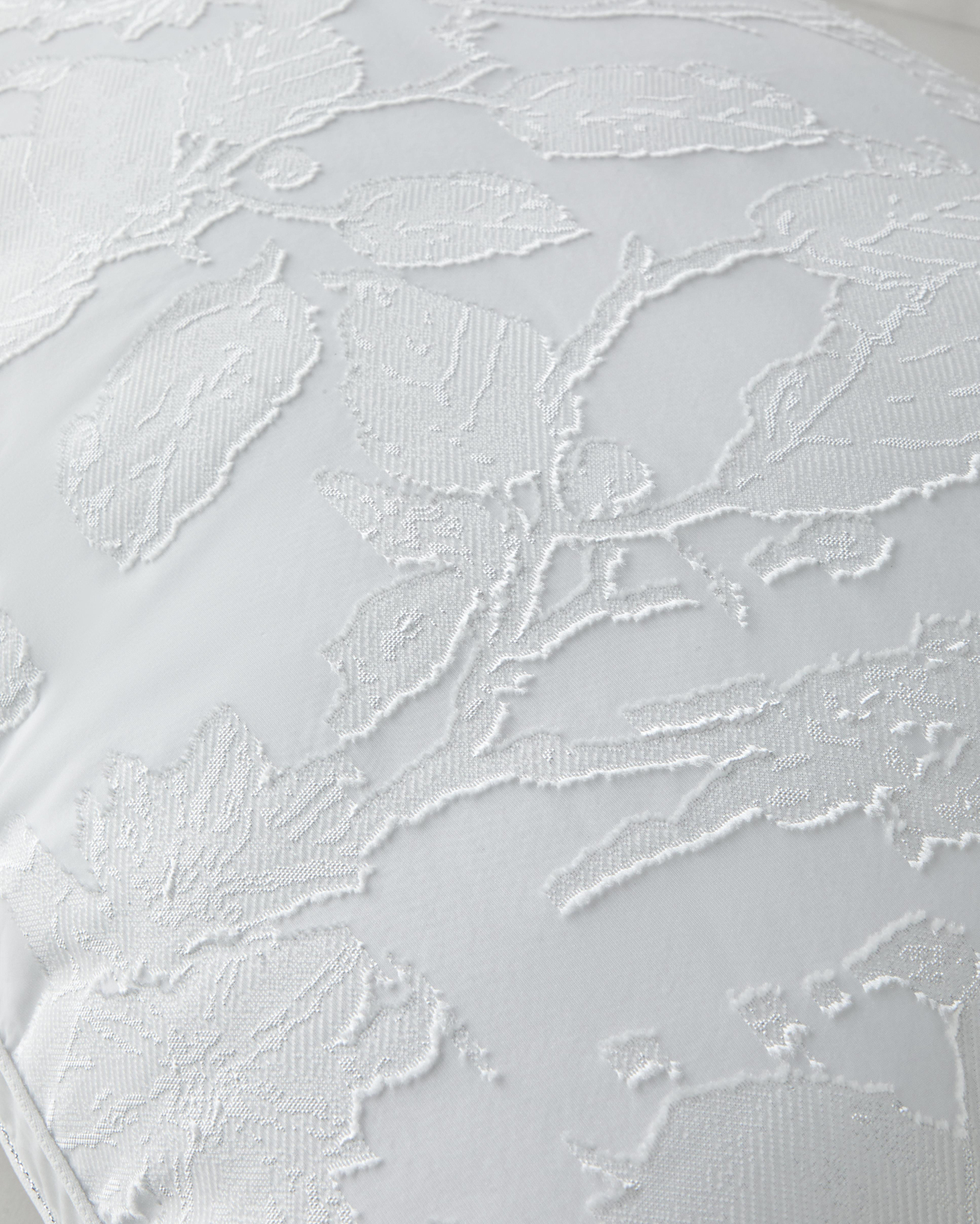 Fleur 3D Jakarlı Yastık 50x70 cm Beyaz