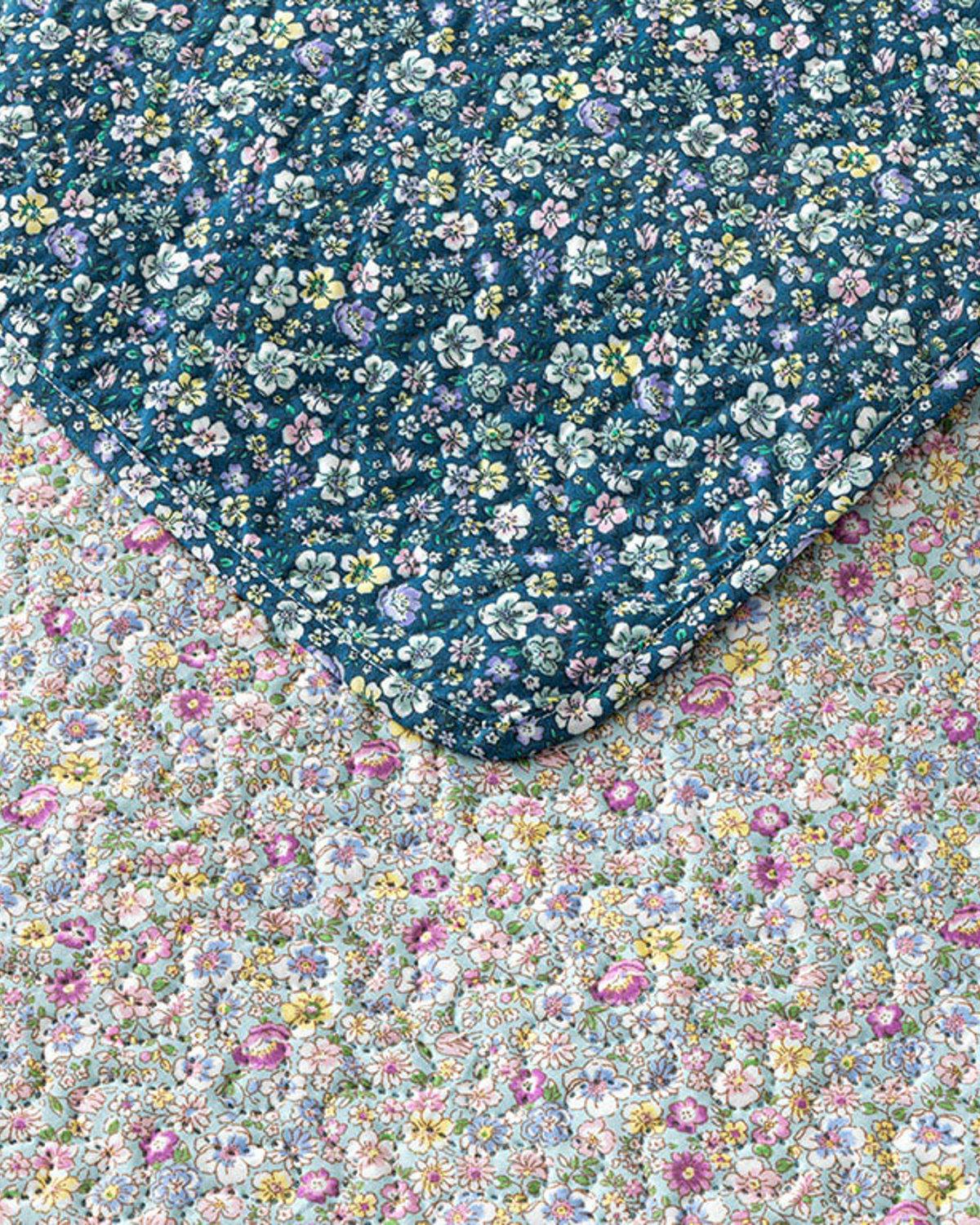 Floral Heaven Çok Amaçlı Çift Kişilik Yatak Örtüsü Takımı Seledon