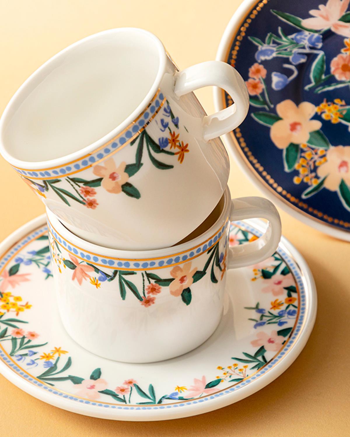 Flower Spree Porselen 4 Parça 2 Kişilik Çay Fincanı Takımı Beyaz - Lacivert