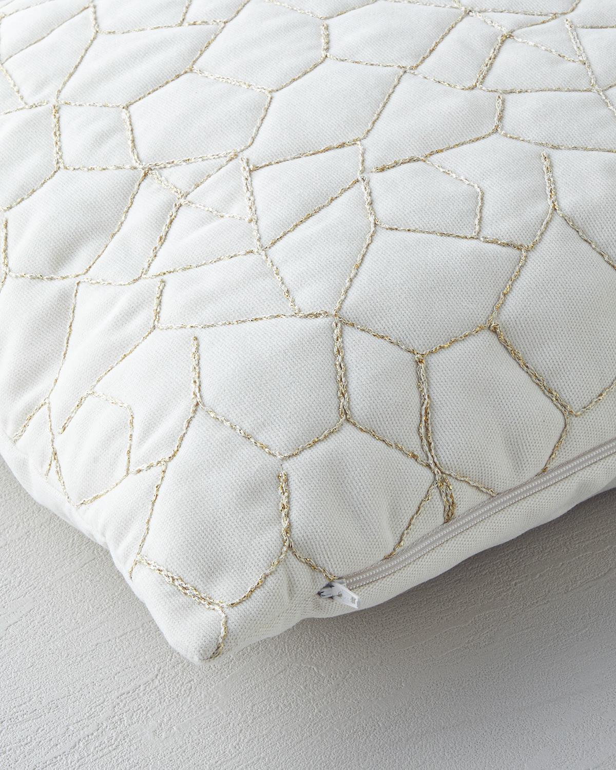 Frosted Nakışlı Kırlent Kılıfı 45x45 cm Ekru