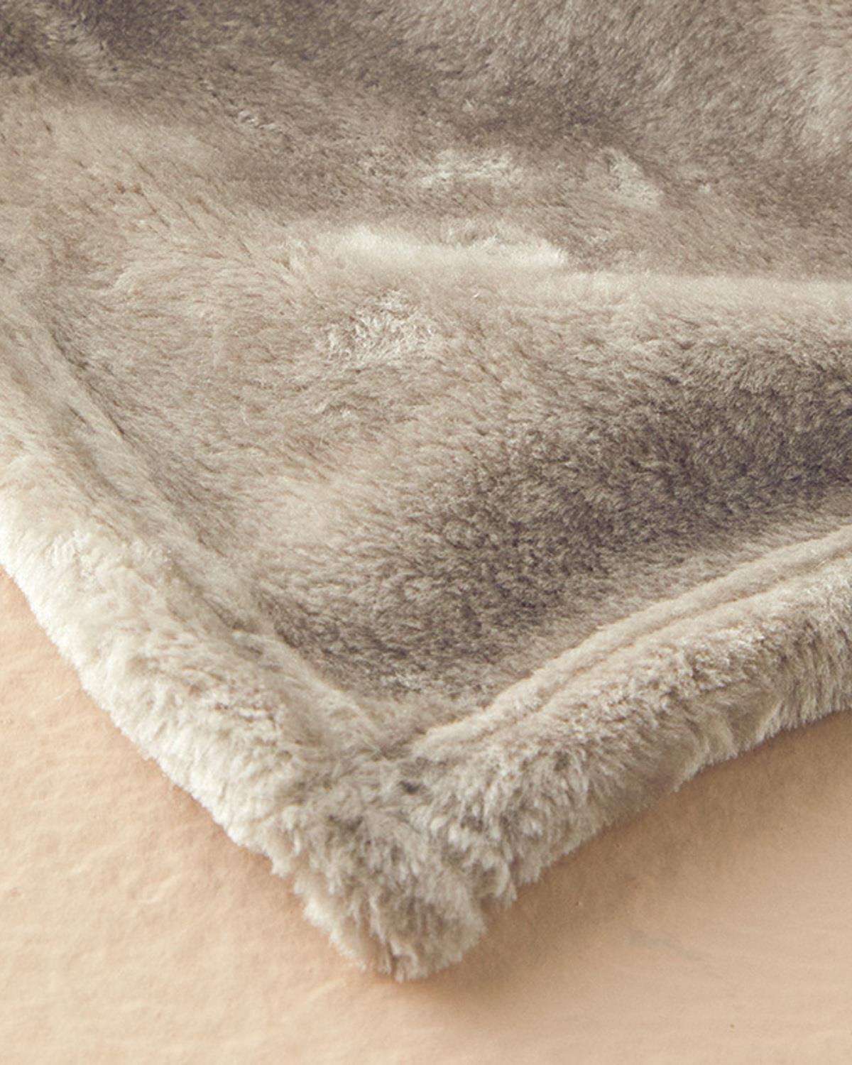 Furry Super Soft Tv Battaniyesi Açık Gri