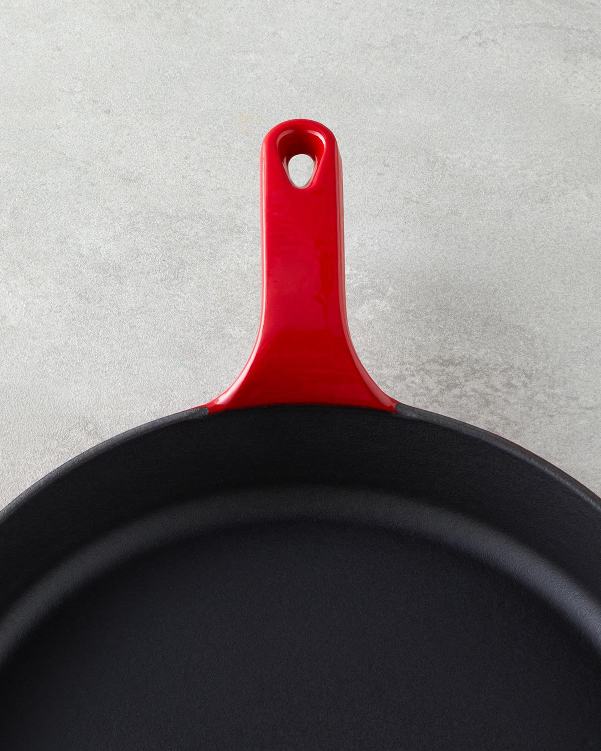 Hecha Demir Döküm Yuvarlak Tava Kırmızı