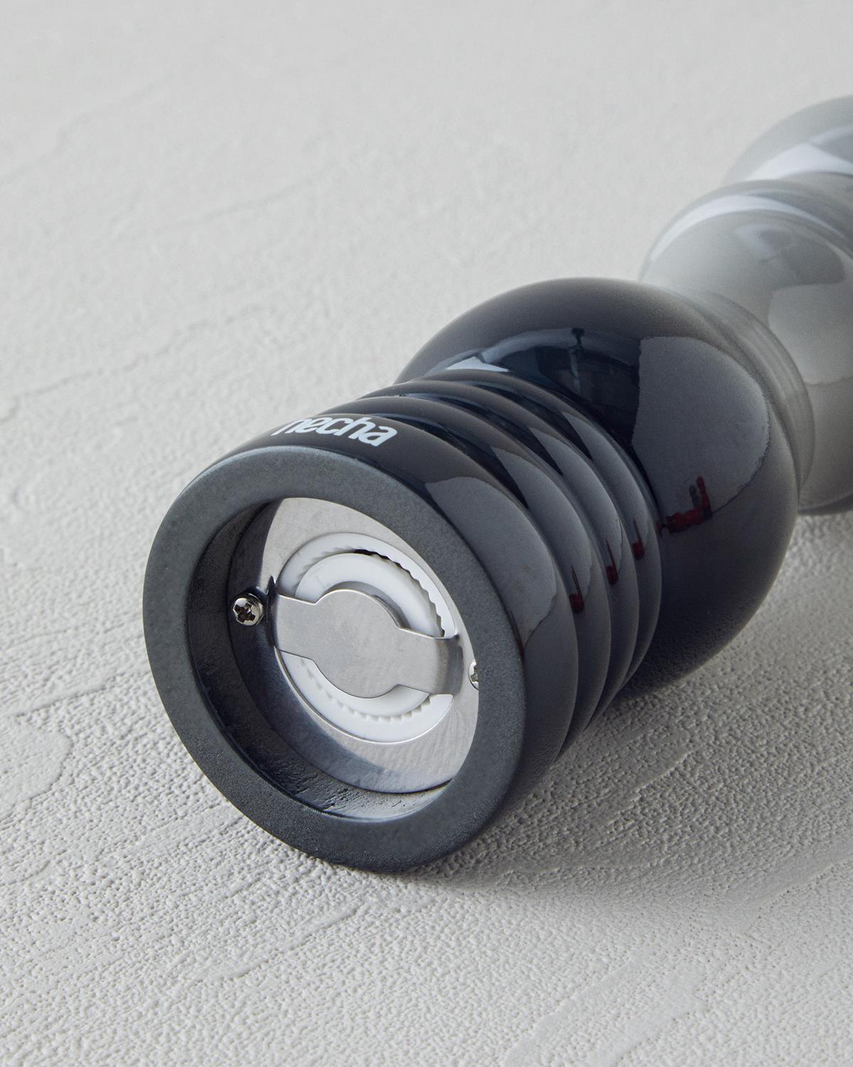 Hecha Meşe Değirmen 13 cm Siyah