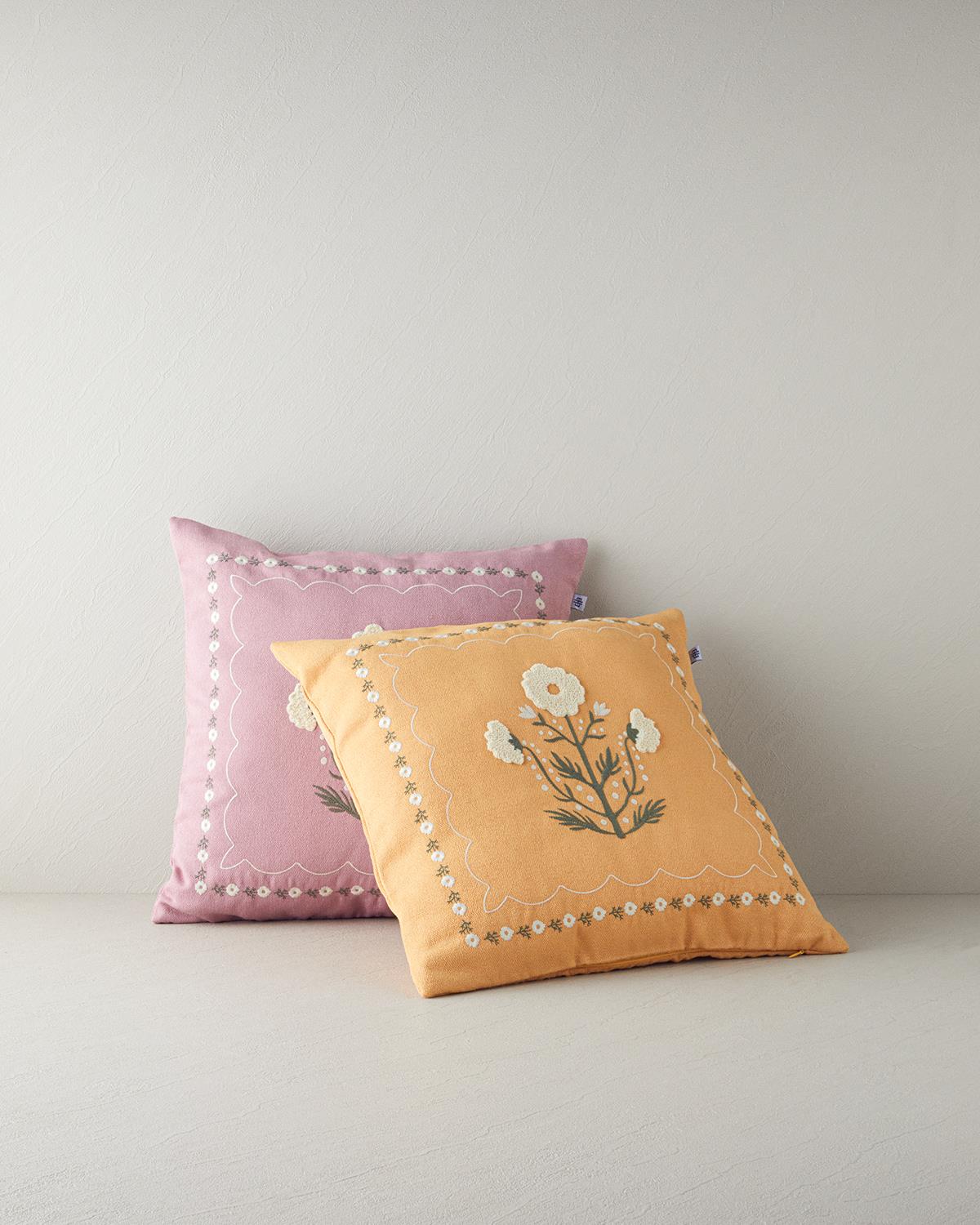 Lucie Punch Nakışlı Kırlent Kılıfı 45x45 cm Sarı