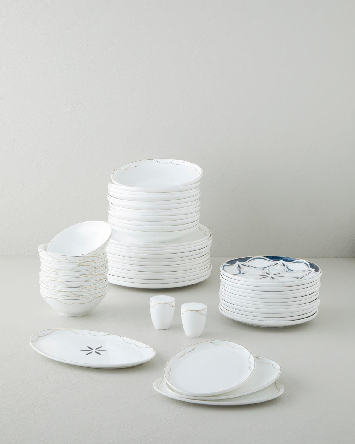 Marvelous Bone Porselen Yemek Takımı 54 Parça 12 Kişilik Lacivert