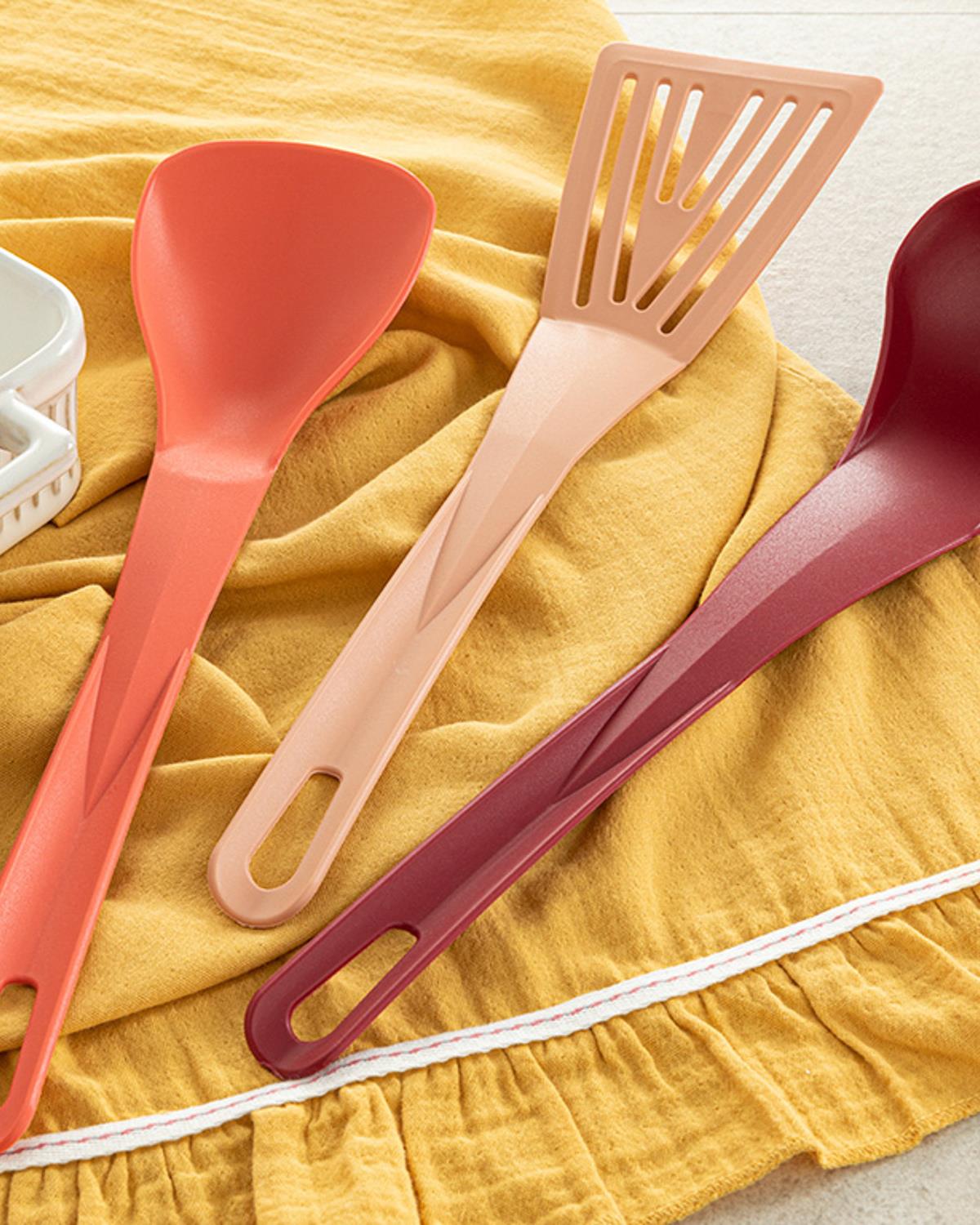 Mix Me Plastik 9 Parça Servis Seti 32 cm Kırmızı