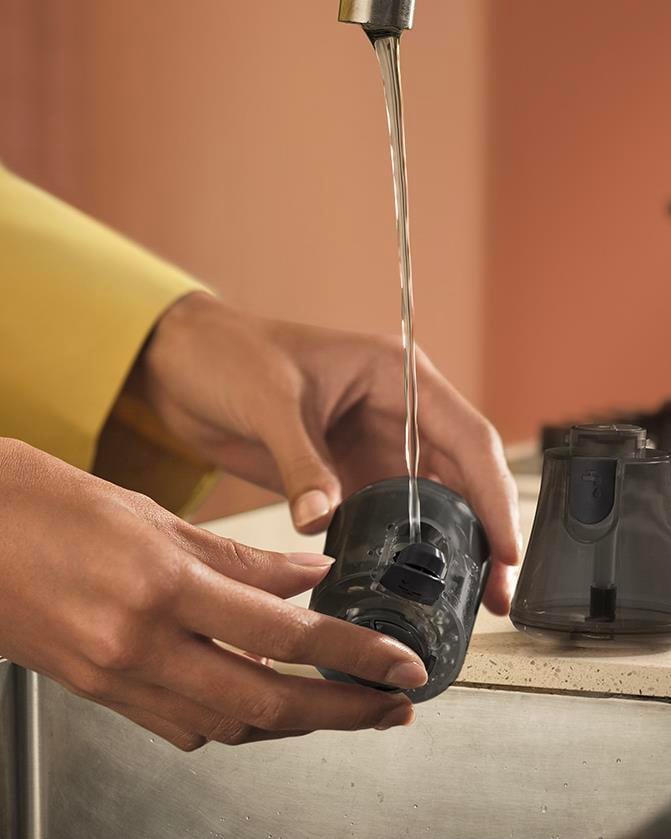 Philips 7000 Serisi STH7060/80 Taşınabilir Buharlı Düzleştirici Siyah