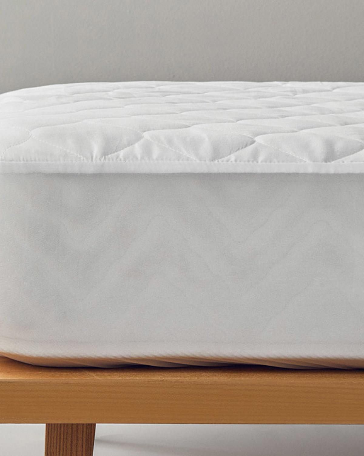 Plump Pamuk Polyester Sıvı Geçirmez Çift Kişilik Alez Beyaz