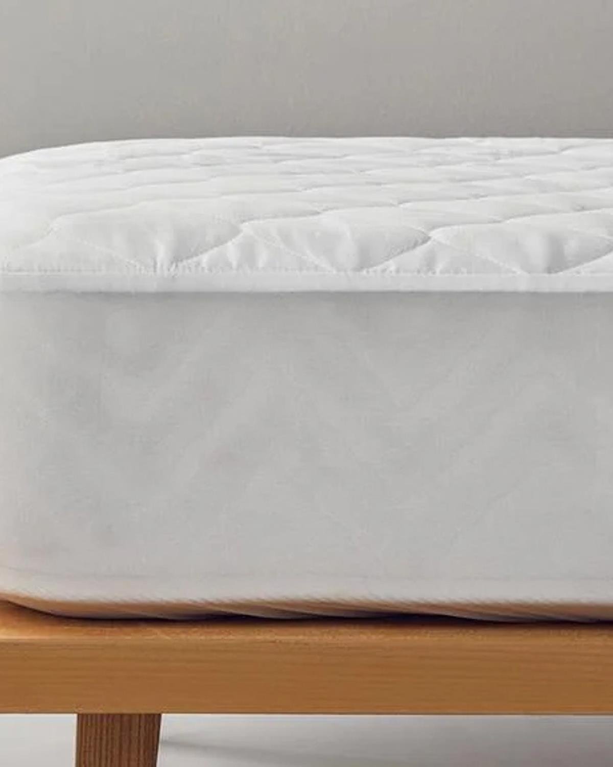 Plump Pamuk Polyester Sıvı Geçirmez Çift Kişilik Alez Beyaz