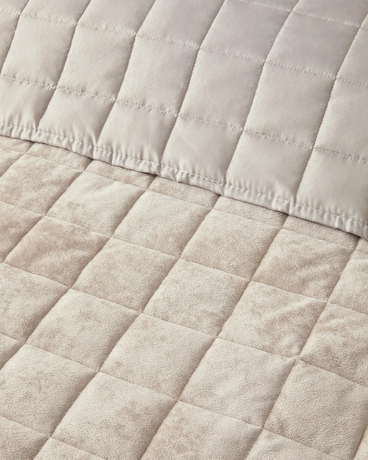 Pure Elegancy Kadife Kapitoneli Çift Kişilik Yatak Örtüsü Takımı Krem