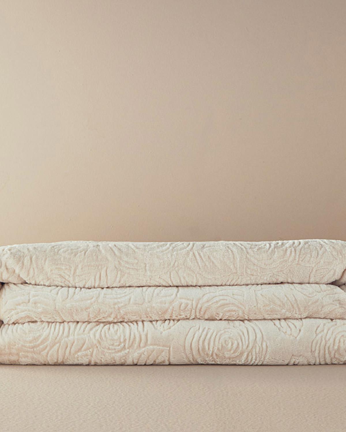 Shabby Rose Emboss Çift Kişilik Battaniye Krem