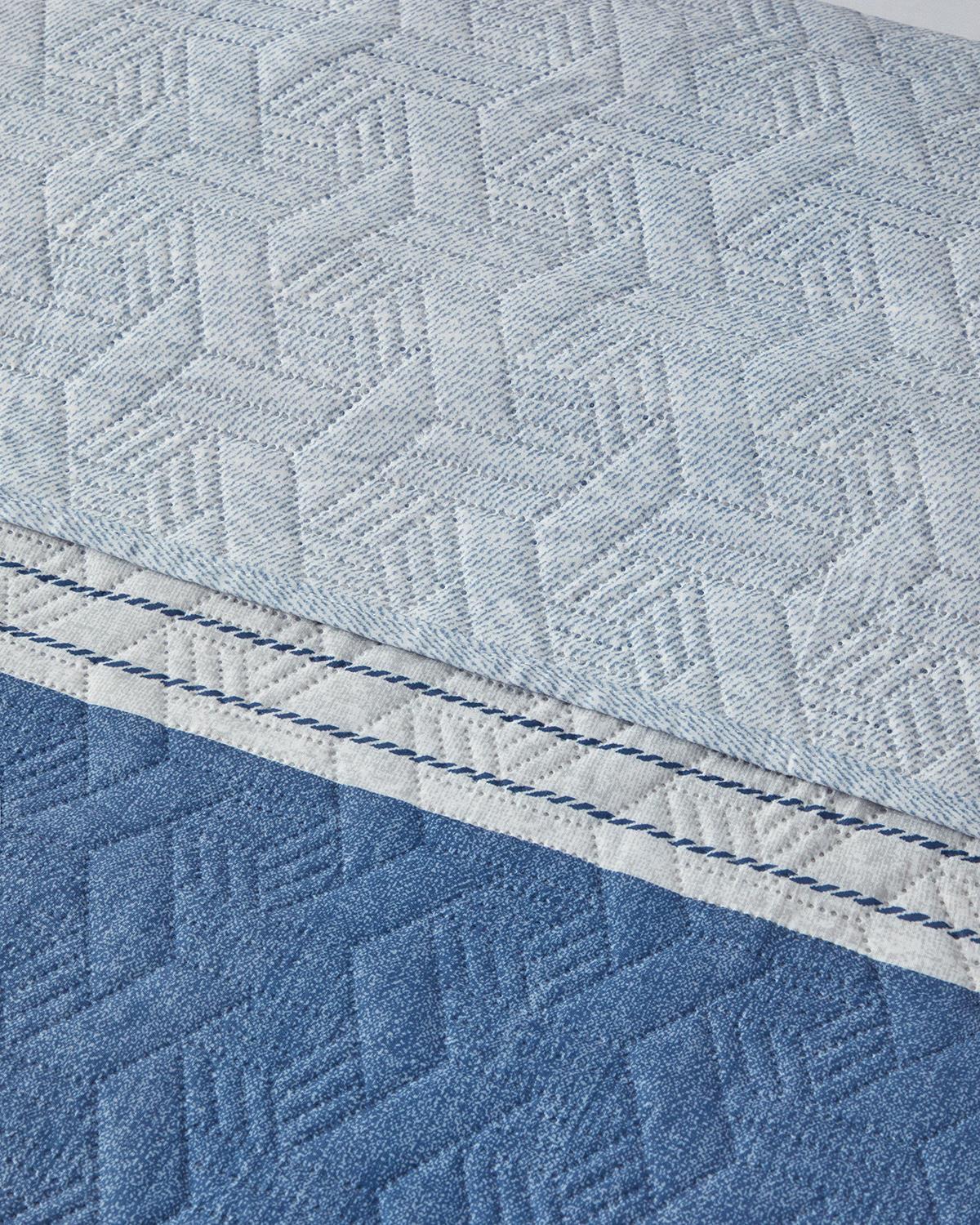 Sleek Stripes Çift Kişilik Yatak Örtüsü Takımı Mavi
