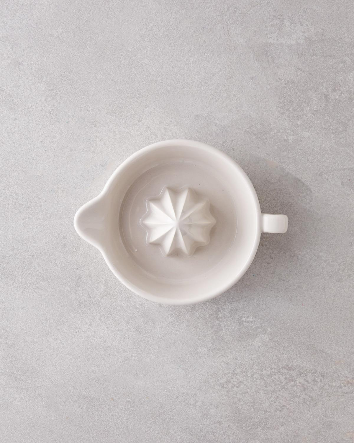 Soft Bloom Stoneware Limon Sıkacağı 18 cm Krem