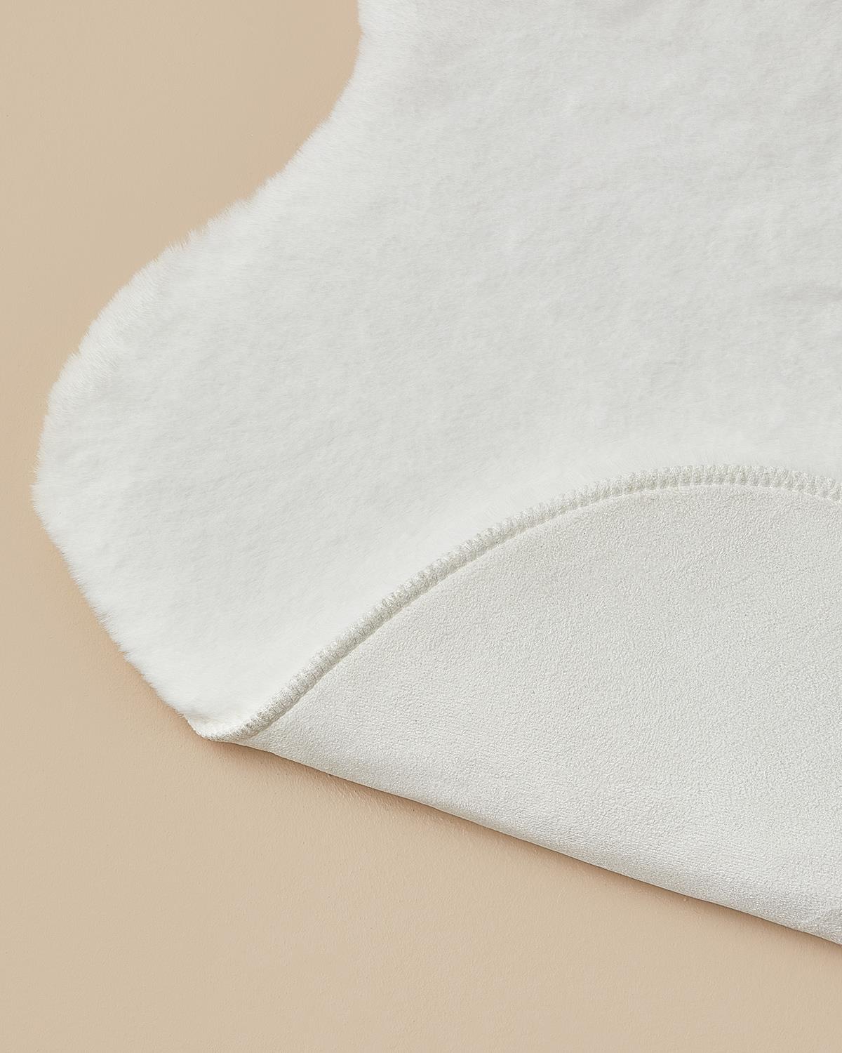 Soft Touch Rabbit Pelüş Halı Beyaz