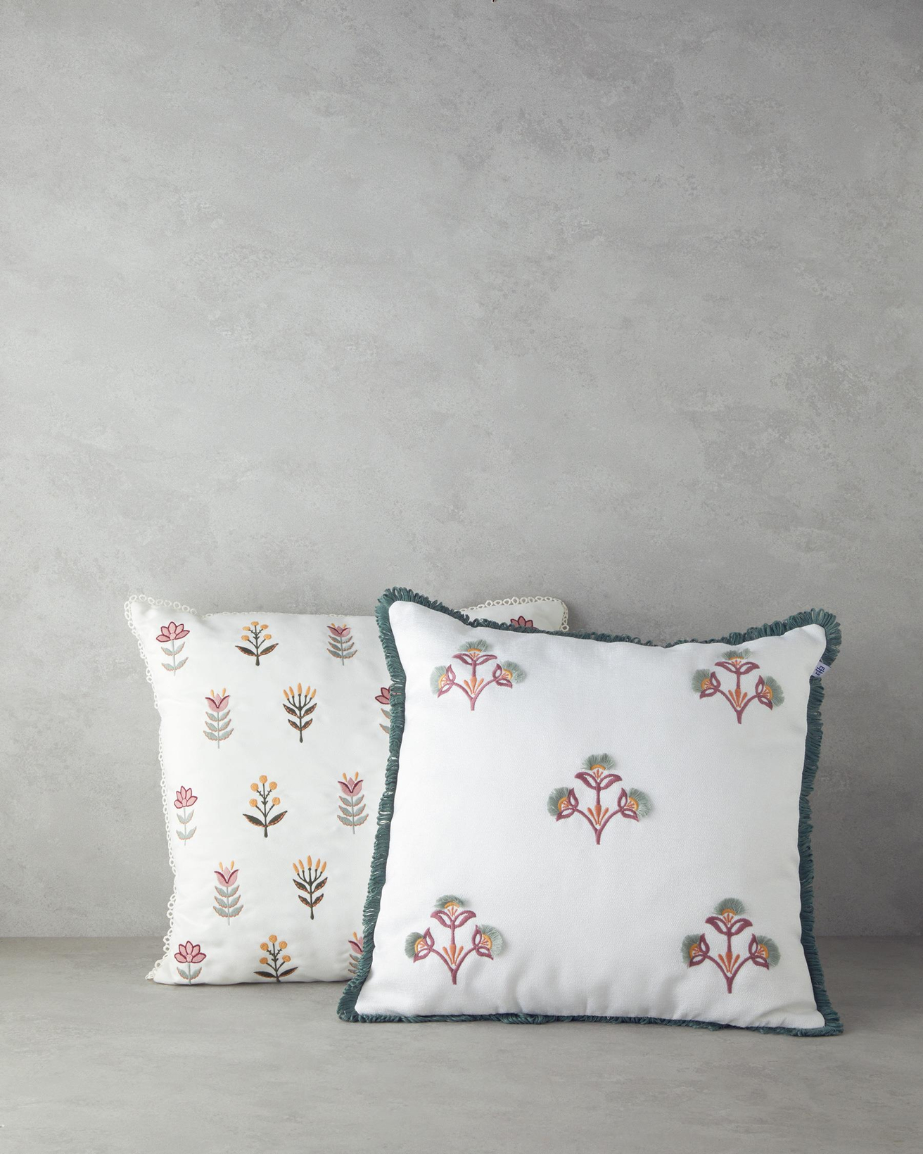 Verla Nakışlı Dekoratif Kırlent 45x45 cm Ekru