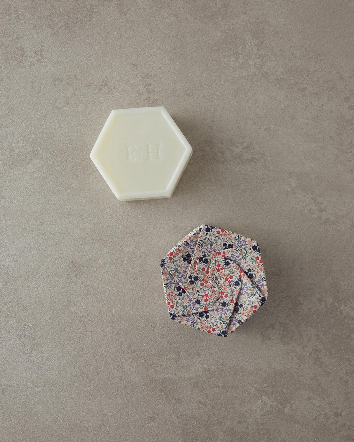 Poetic Lily Katı Sabun 100 gr Şeffaf