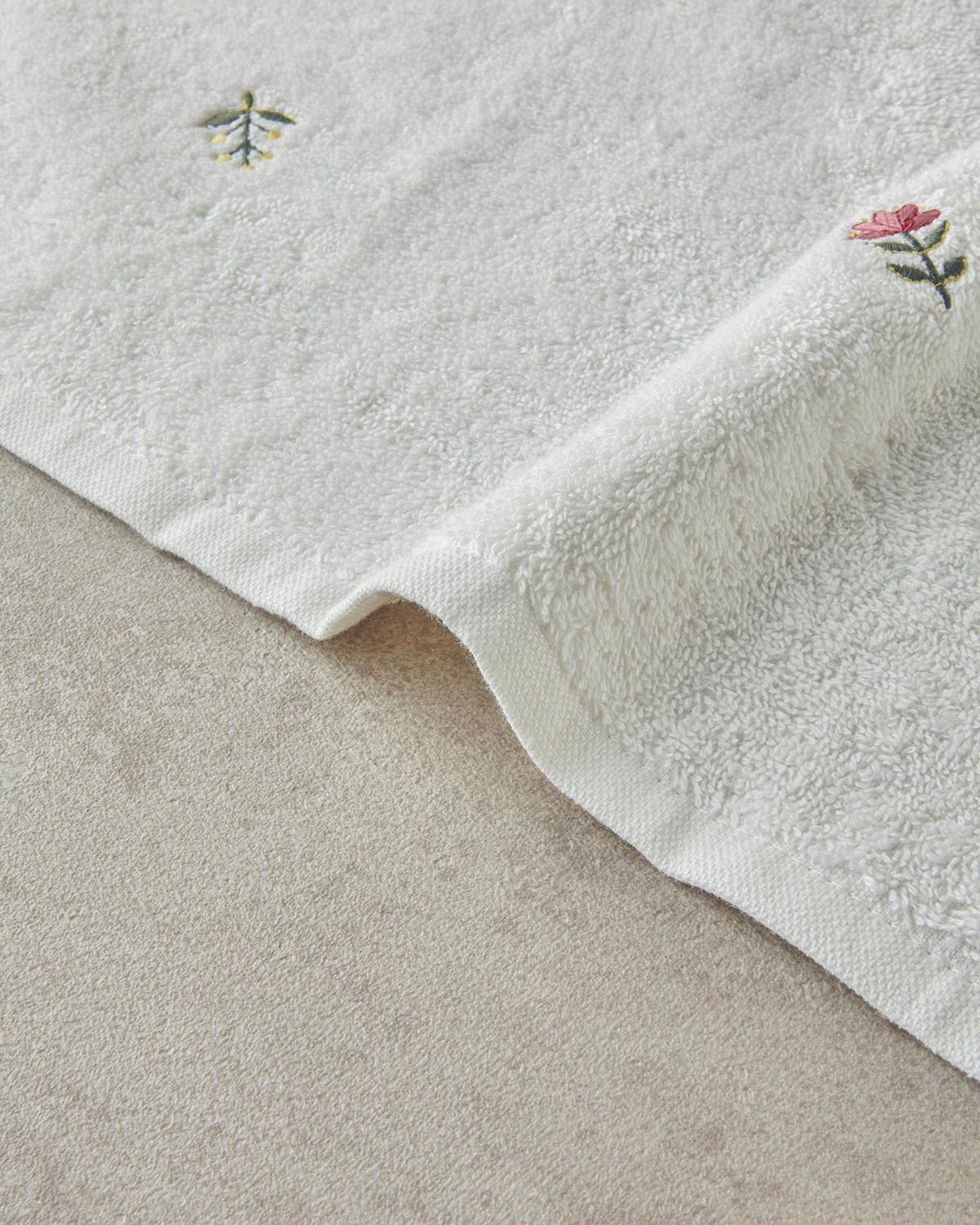Allover Flower Pamuklu Nakışlı Yüz Havlusu 50x80 cm Ekru